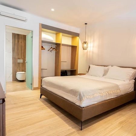 F & S Lounge Suites Parga Ngoại thất bức ảnh